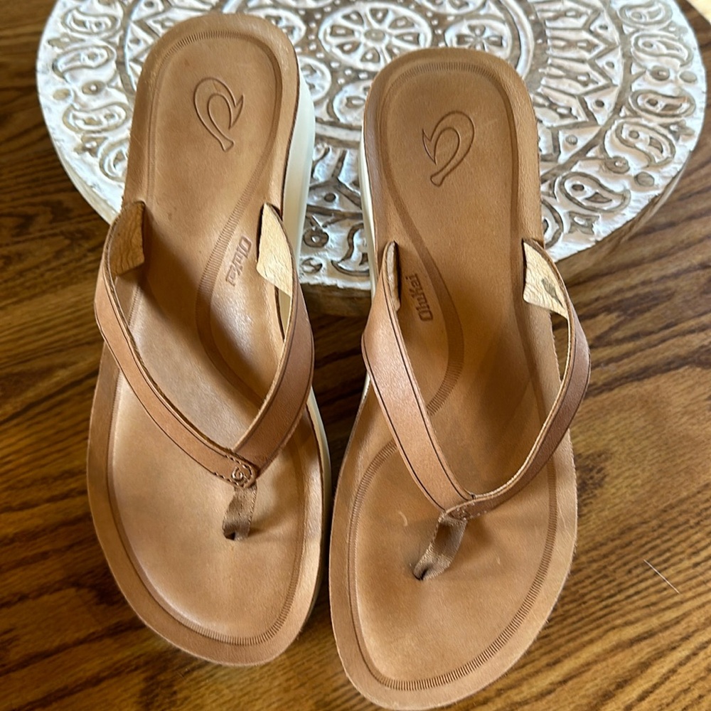 COPY - Olukai sandals tan/camel size 10 2” wedge